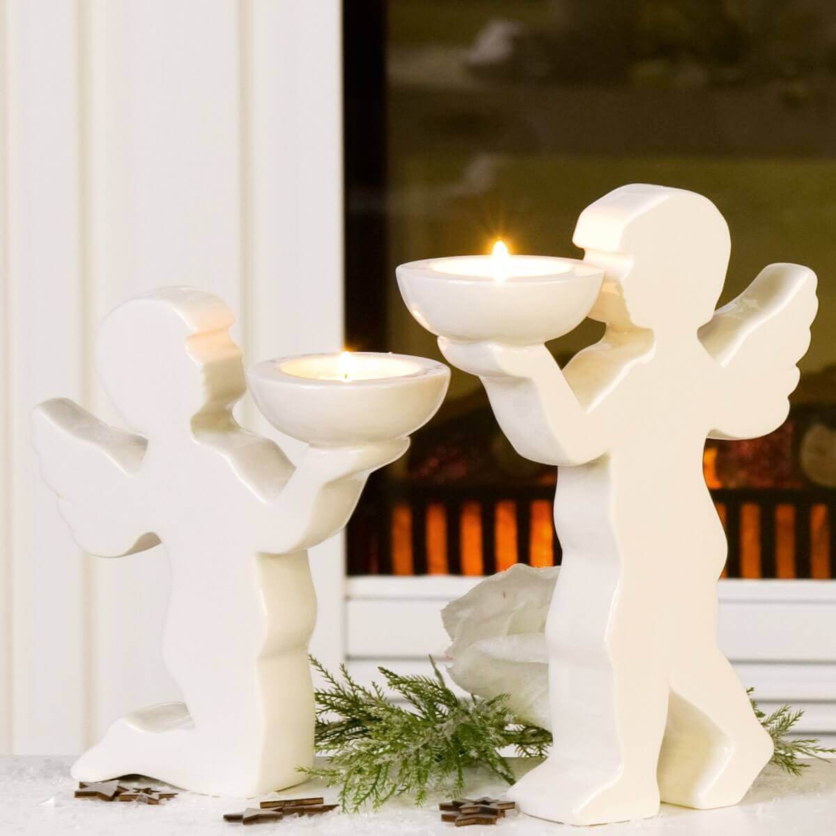 Teelichthalter Engel kniend in Porzellan Weiß